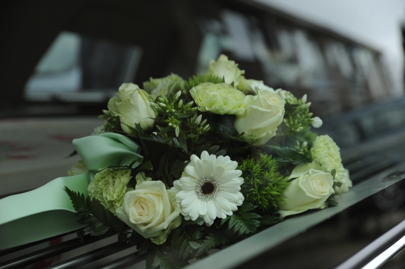 funeraire-ST ETIENNE DE TINEE-min_flowers-4839339